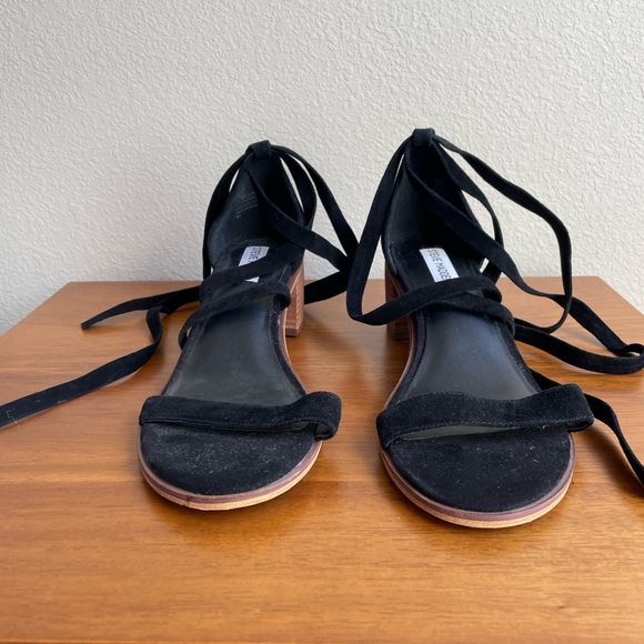 NWOB Steve Madden Rizzaa Suede Strappy Block Heel Sandals. - Picture 7 of 9